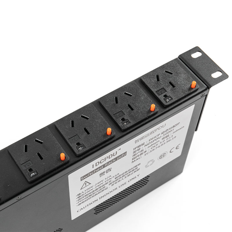 Vodoravni TCP/IP senzorski prekidač s 8 izlaza eco Smart Rack Pdu 1U