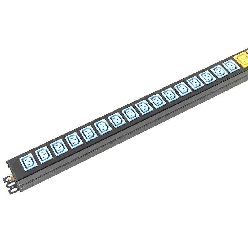 24 izlaza C13x16 C19x8 Vertikalni digitalni strujni mjerač napona Prekidač SPD Switched Rack Pdu